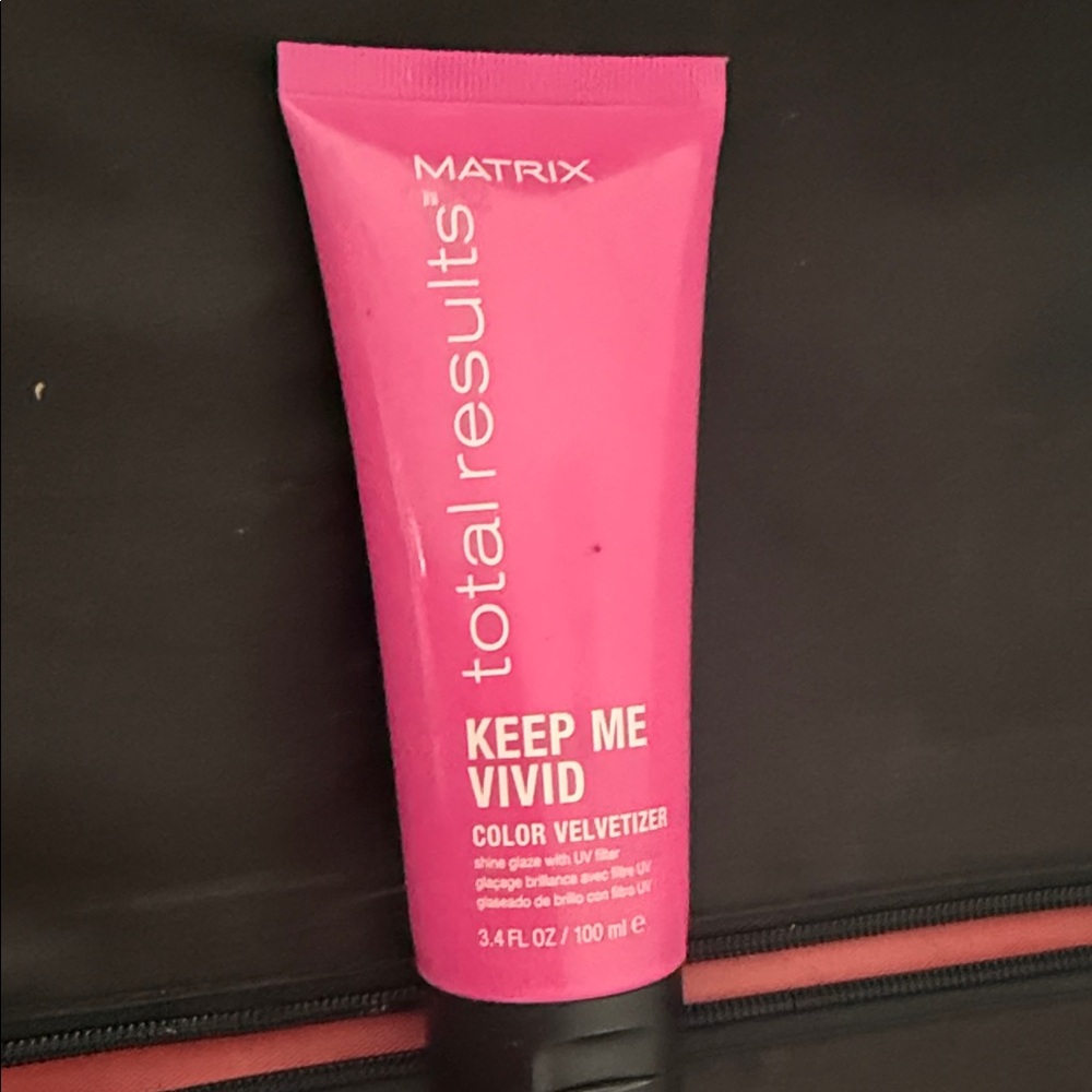 Matix Total Results Keep Me Vivid Hair Protectant - Pink